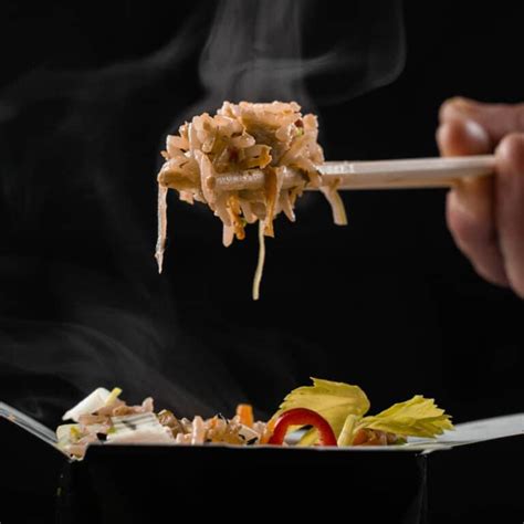 How To Eat Fried Rice With Chopsticks - Sassy Chopsticks