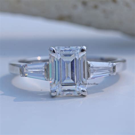 Ghim Tr N Emerald Cut