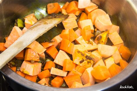 Eintopf Mit Pastinake S Kartoffel Kochbanane Karotte Indischen