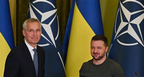 Guerra Rusia Ucrania Jens Stoltenberg En Kiev Ucrania Avanza Frente A Rusia Y Está Más Cerca