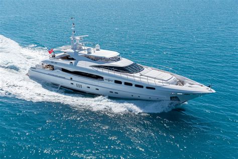 Impulsive Superyacht Charter Sydney The Whitsundays