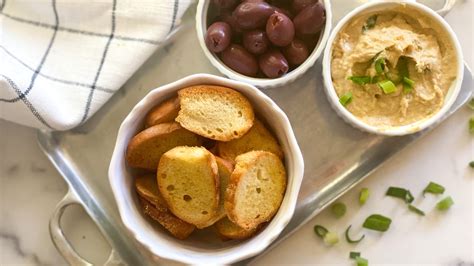 Easy Homemade Bagel Chips Recipe