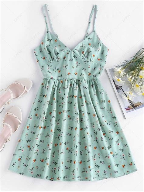 36 Off 2020 Zaful Ditsy Print Back Knot Sundress In Light Green Zaful