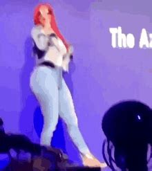 Nicki Minaj Twerking Her Ass GIFs Tenor