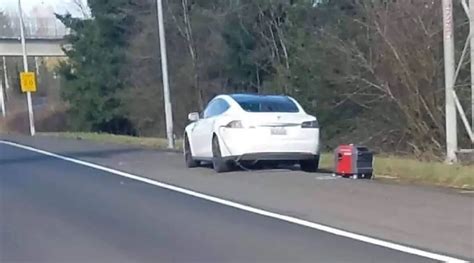 Embarrassing Moment Stranded Tesla Model S In Vancouver Wa Charging On