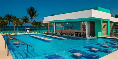 Beach Gazebo wedding venue in Hotel RIU Ocho Rios - Jamaica