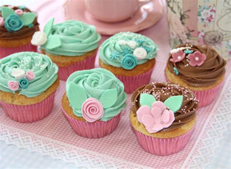 Pretty Pastel & Chocolate Cupcakes Pictures, Photos, and Images for ...