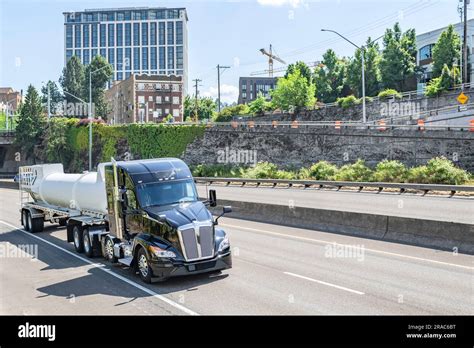 Industrial Professional Black High Cab Long Hauler Big Rig Semi Truck