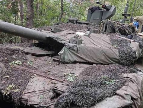 El tanque T 90M capturado en Ucrania revela la última tecnología rusa