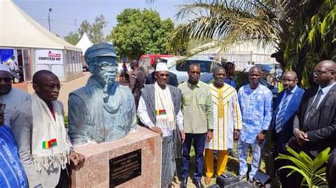 Ouagadougou Le Buste Du Grand Cin Aste Ousmane Sembene D Voil L