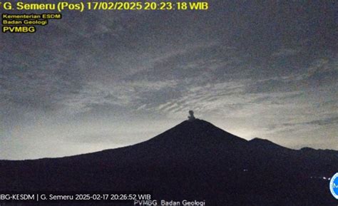 Gunung Semeru Erupsi Dengan Letusan Setinggi 500 Meter Di Atas Puncak