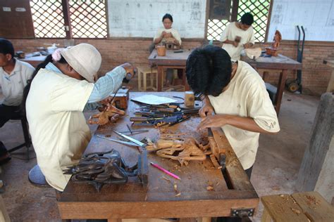 Les Artisans D Angkor Theam S Gallery DTH Travel