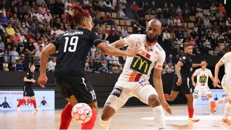 Futsal Letoile Lavalloise Au Firmament De La D1 Ici