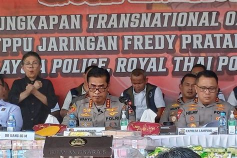 Foto Tersangka Narkoba Jaringan Fredy Pratama Ditangkap Salah