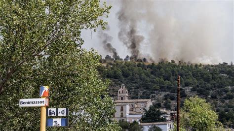 El Incendio De Vall D Ebo Sigue Avanzando Sin Control