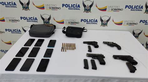 Dos policías en servicio activo y un expolicía fueron detenidos por