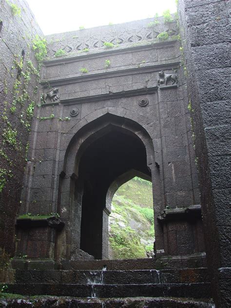 Raigad रायगड गड चित्रे