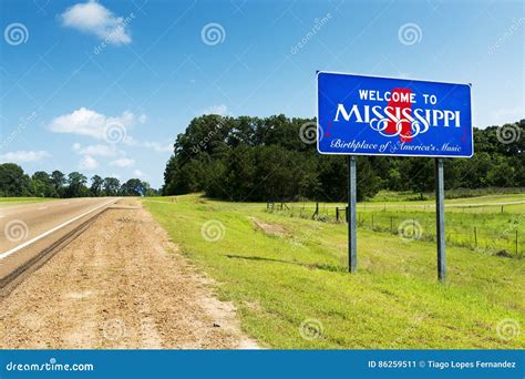 Mississippi State Welcome Sign Along The Us Highway 61 In The Usa Stock