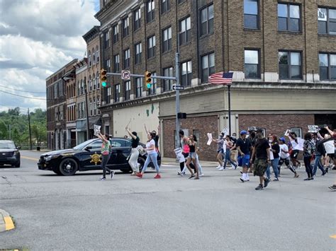 People gathered in Fairmont for a peaceful protest against police brutality | WBOY.com