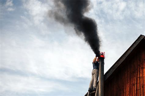 Le ramonage de votre conduit de cheminée est il obligatoire