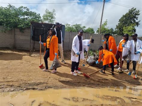 Netone Employees Join In Gweru Clean Up Campaign Keeping You Posted