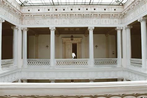 White Neoclassical Architecture Hall · Free Stock Photo