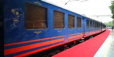 India Luxury Train Tour | Best Luxury Train Tours