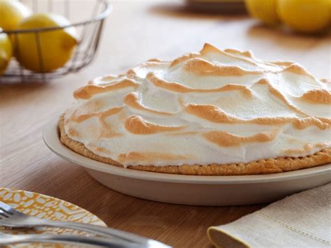 Strawberry Lemonade Meringue Pie