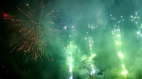 Feu D Artifice De Ch Teau Renault Youtube