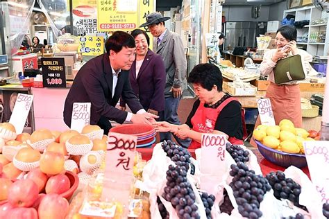 차준택 부평구청장 추석 맞이 전통시장 장보기 동참 위키트리