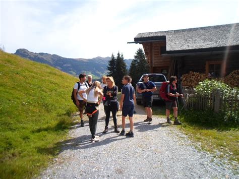 Gem Tliche Almwanderung Mit Manuela Zur Aigenalm Paulh Tte Hotel Alte