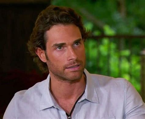 115 curtidas 1 comentários Sebastian Rulli Brasil