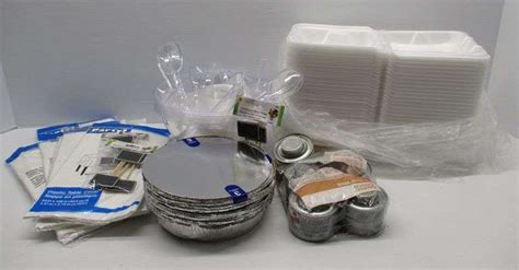 Half A Box Of Foam Hinged Containers Disposable Pie Tins With