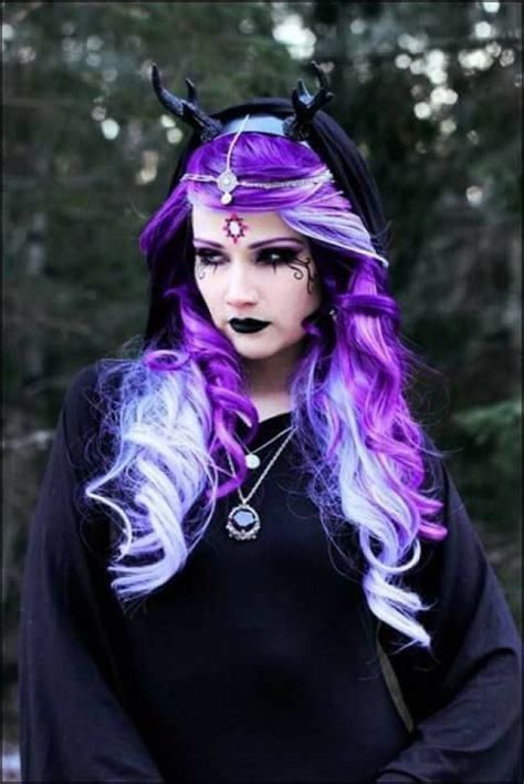 Pin By Mikelelasio On Gothic Dark Beauty In 2019 Pinterest Hair