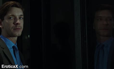 Office Sex Petite Blonde Donnant Sa Grosse Chatte Délicieuse Cnn Amador