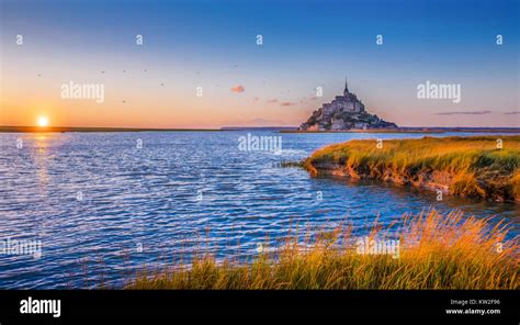 Vista Panor Mica Del Famoso Le Mont Saint Michel De Marea En La Hermosa