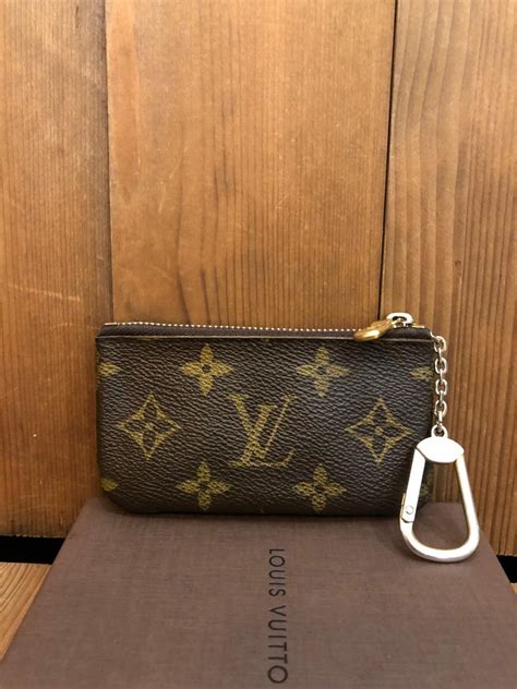 2009 Louis Vuitton Monogram Canvas Key Coin Pouch For Sale At 1stdibs Louis Vuitton Keychain