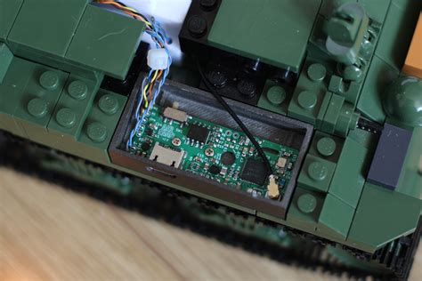 Building a custom remote-controlled Lego tank - The Cringe Page