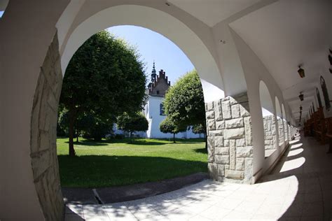 Szczyrzyc W Cieniu Mur W Opactwa Skarby Muzeum Klasztornego Oo