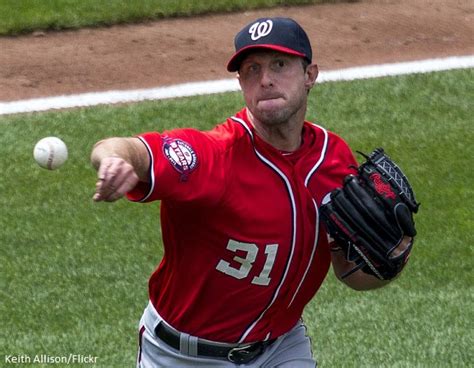 Max Scherzer pitches with black eye after breaking nose day before