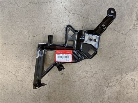 Genuine Honda Civic Right Front Fender Bracket A 60213 TBA A00ZZ 2016