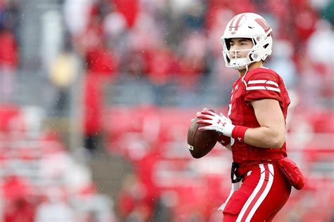 Wisconsin QB Graham Mertz to transfer after Badgers hire Luke Fickell ...