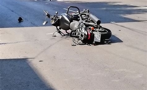 Motociclista Queda Muerto Tras Brutal Choque Contra Camioneta De