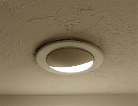 To Remove Recessed Ceiling Light Cover With Clips How To Remove Recessed Light Bulb Cover