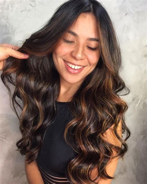 Luzes Marrom Em Cabelo Preto - Mechas cabelo preto morena iluminada cabelão luzes marrom cobre outono ...