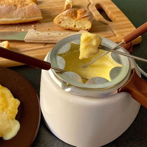 Italian Cheese Fondue Fontina Fonduta Recipe Foodwhirl