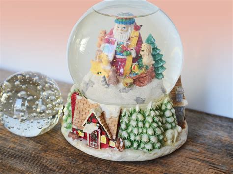 Vintage Musical Christmas Snow Globe With Resin Base, Santa Claus ...