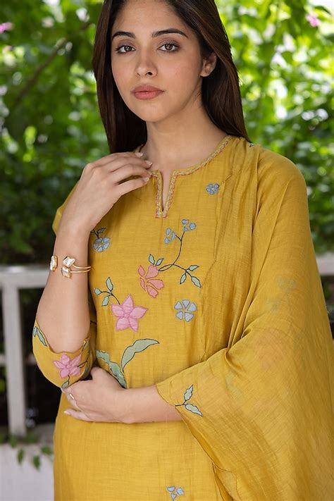 Honeycomb Yellow Muslin Cotton Applique Embroidered Kurta Set By Vaayu