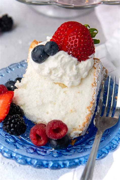 25 Best Angel Food Cake Toppings And Frostings Unique Flavors