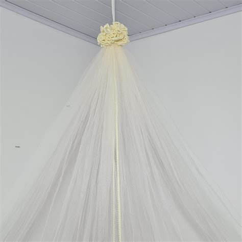 Mosquiteiro de Teto Poly Cortinado Berço Tulle Pompom Palha